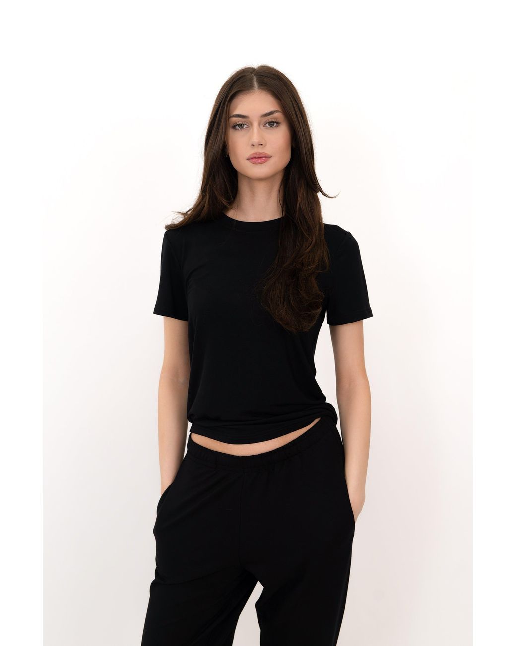 On/Off Essentials Black The Everyday Tee