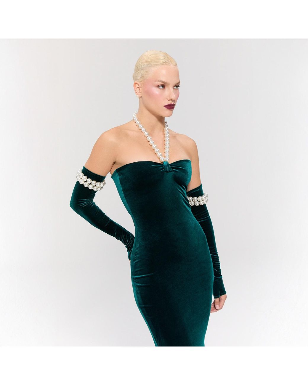 Nur Karaata Black Dynasty Necklace Gown