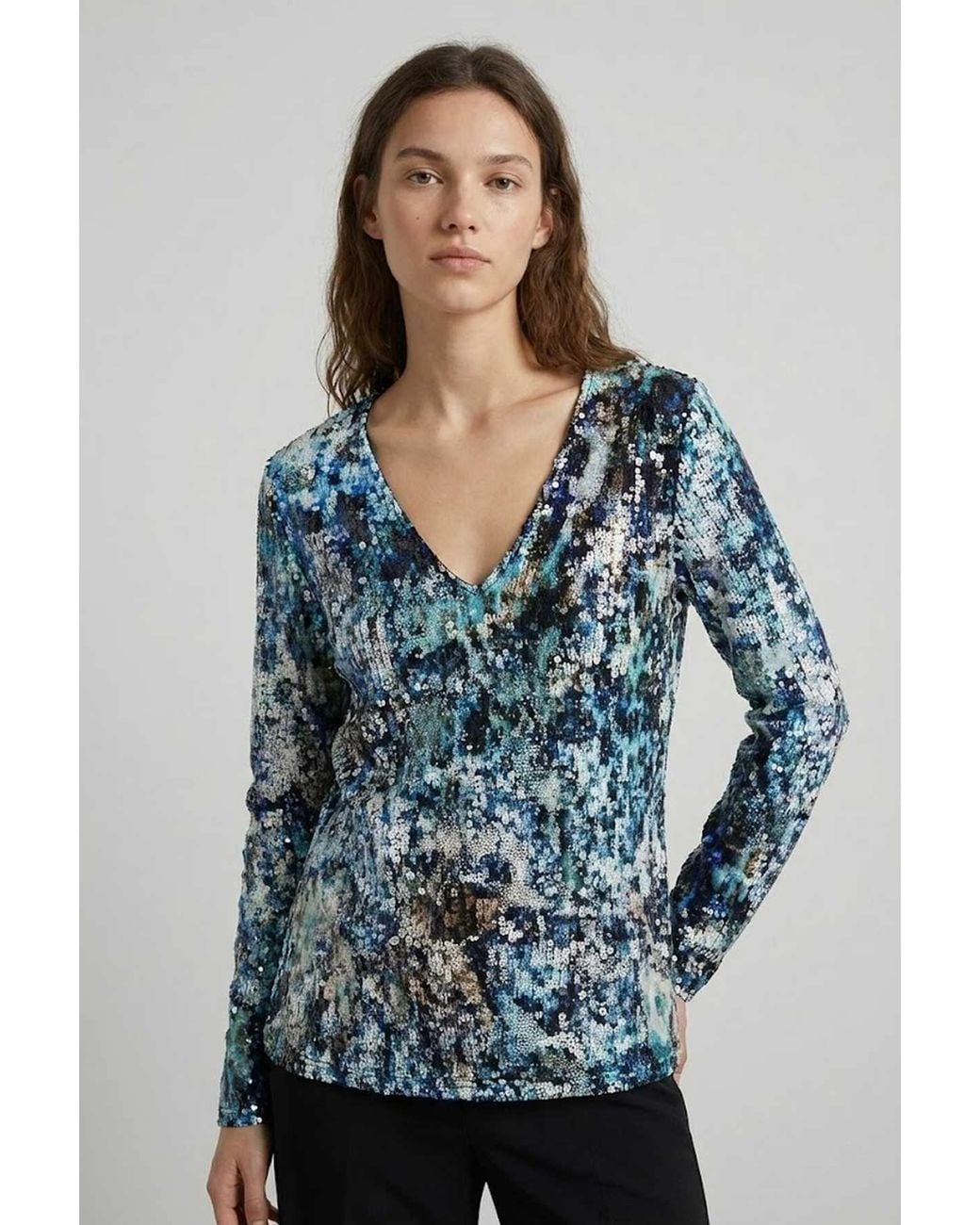 Conquista Blue Sequin V-Neck Long-Sleeve Top