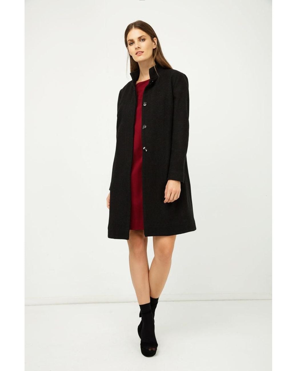 Conquista Black Coat With Button Detail