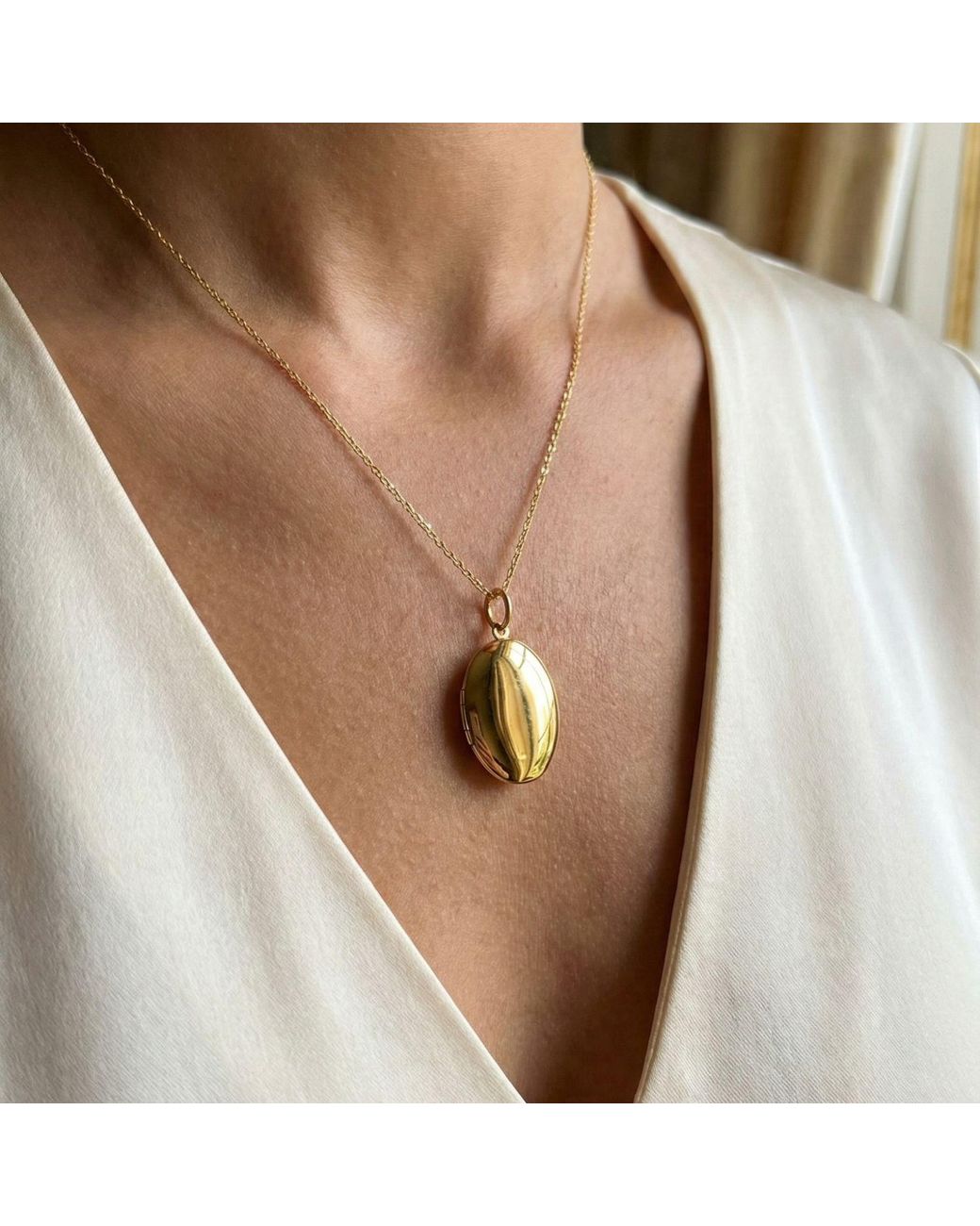 Jaredjamin Metallic Smooth Necklace Pendant Locket