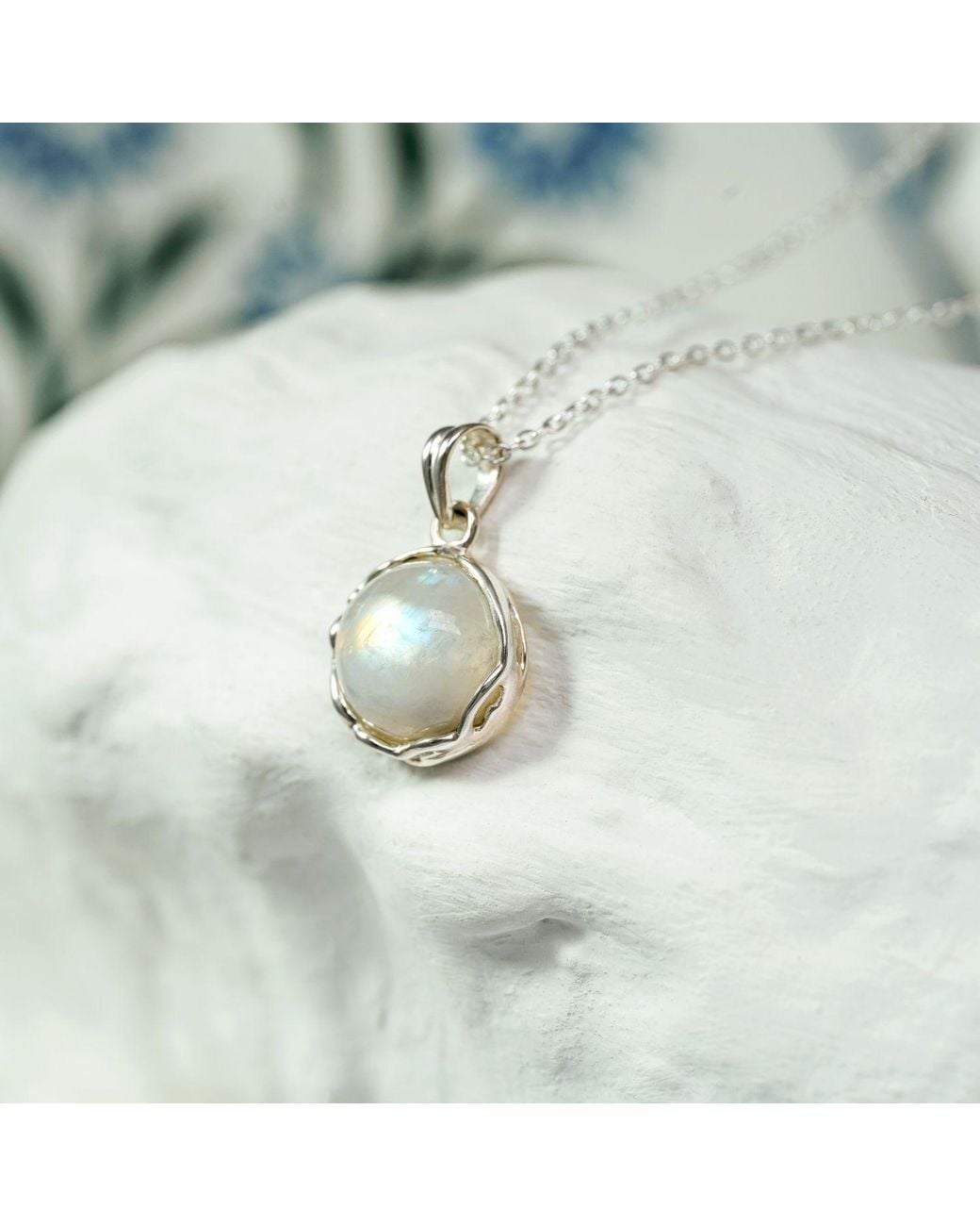 Isla Silver Metallic Moonstone Pendant