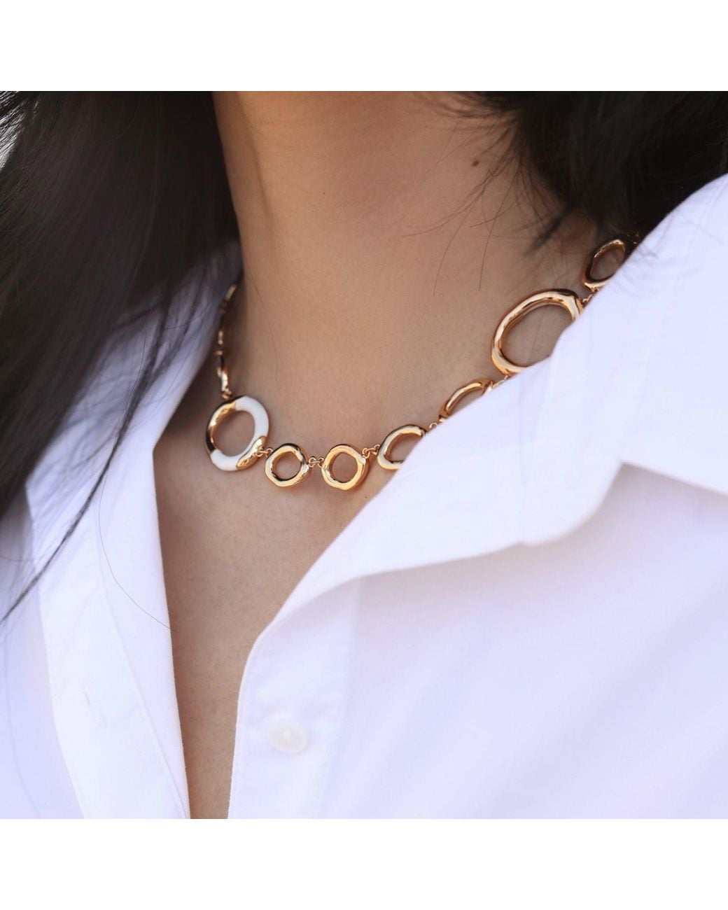 Retro Chic Metallic Time Ripples Round Necklace