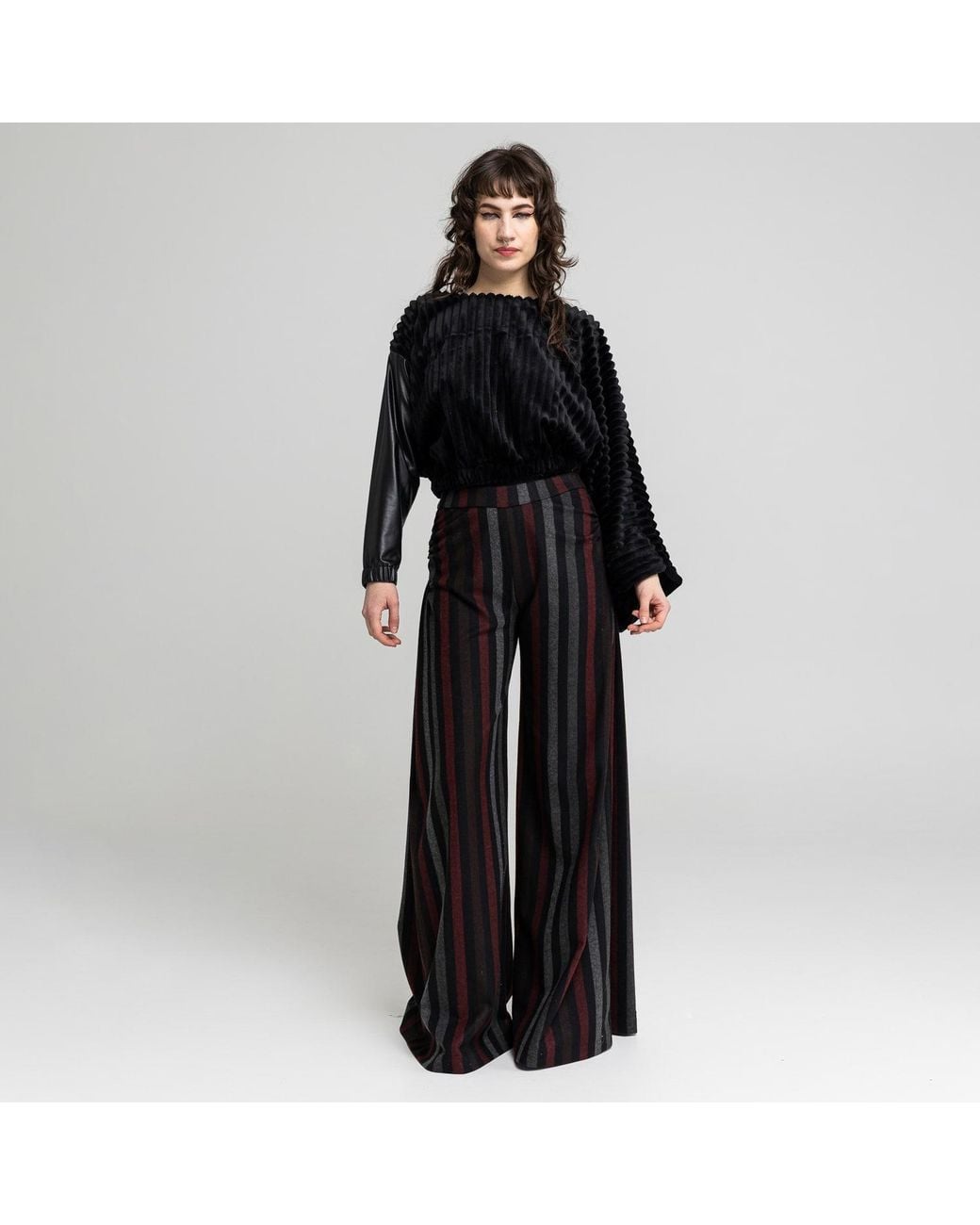 ARTISTA Black Astrid Cropped Oversized Pullover