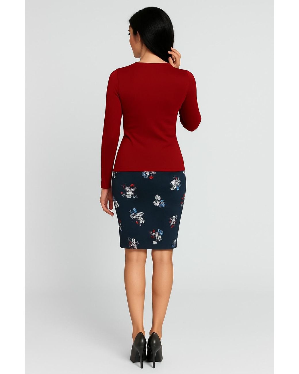 Conquista Red Long Sleeve Shiny V-Neck Top