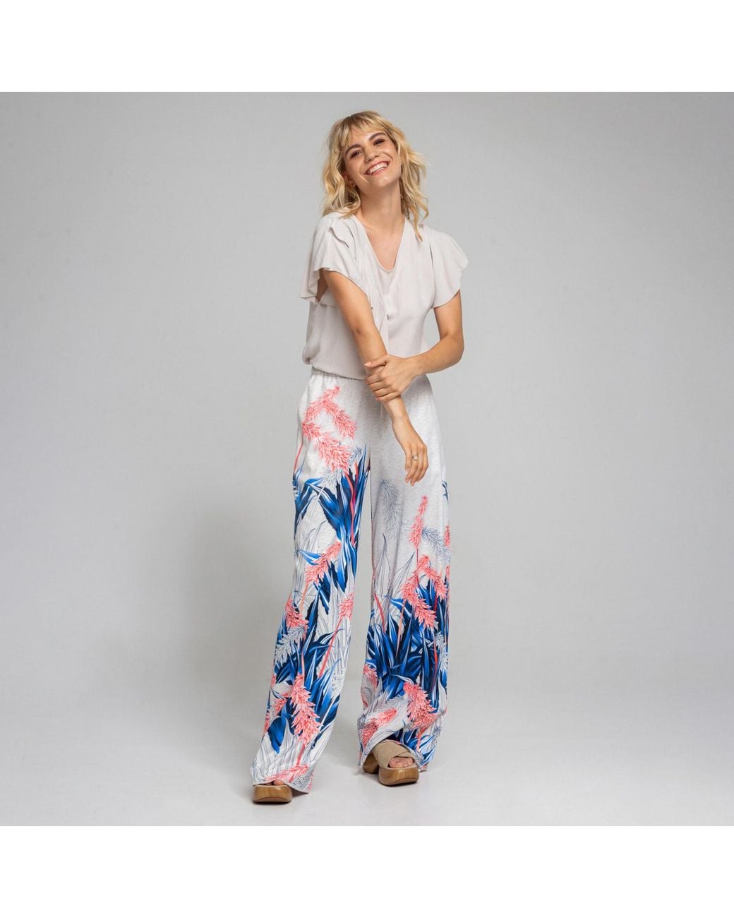 ARTISTA White Neutrals Fringe Feminine Blouse