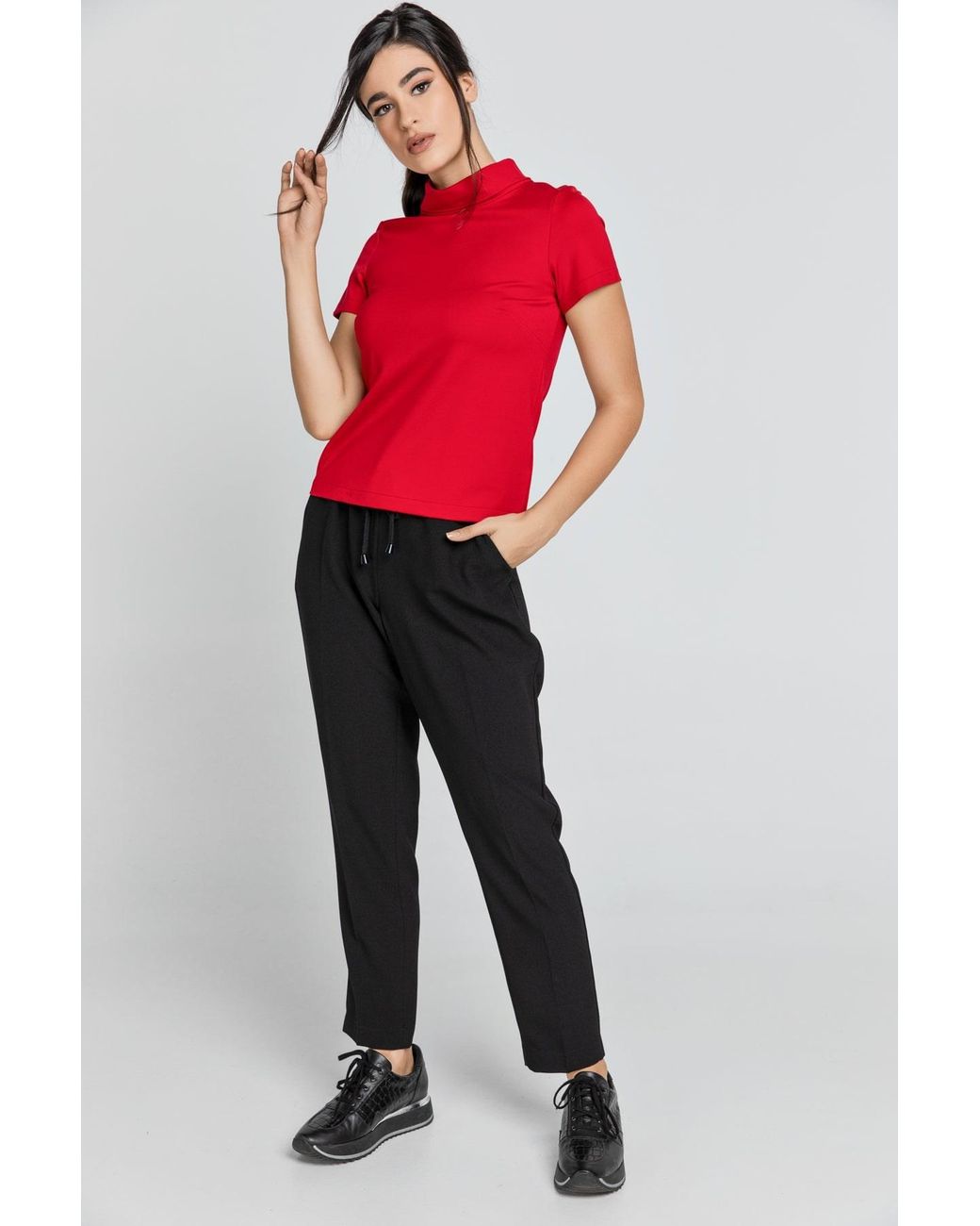 Conquista Red Short Sleeve Top
