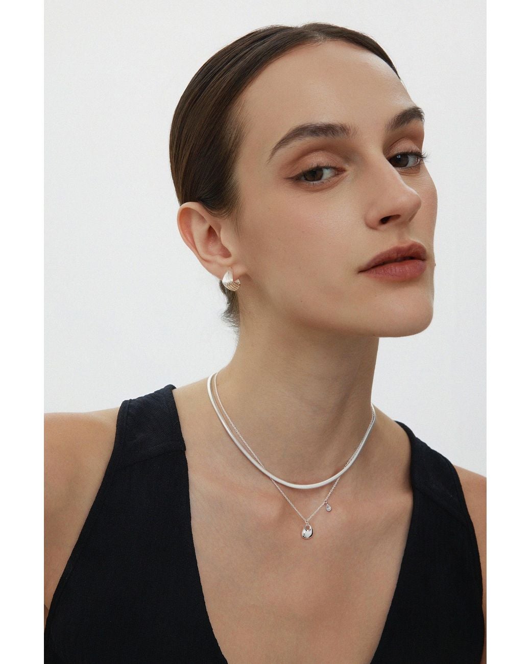 Vanhi Metallic Estelle Herringbone Chain Necklace