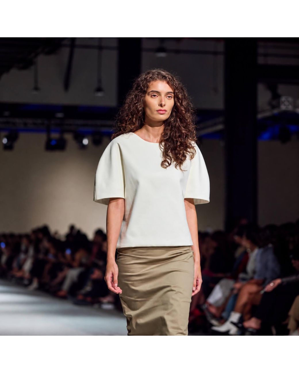 Elamins White Structured Butterfly Top