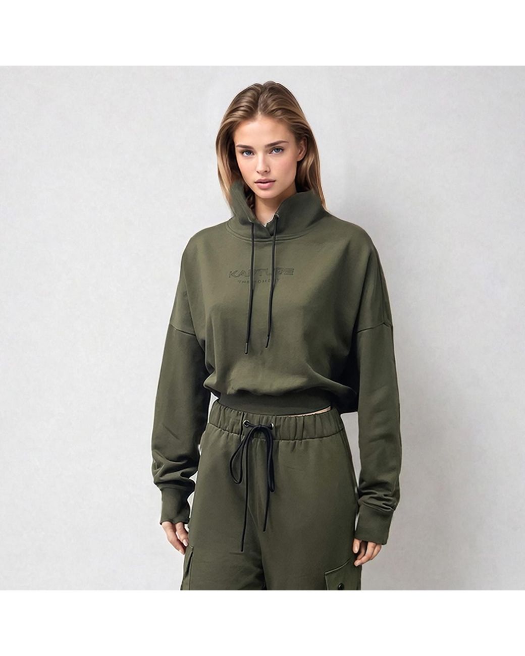 Kapture Green Travel Logo-Print Cropped Hoodie