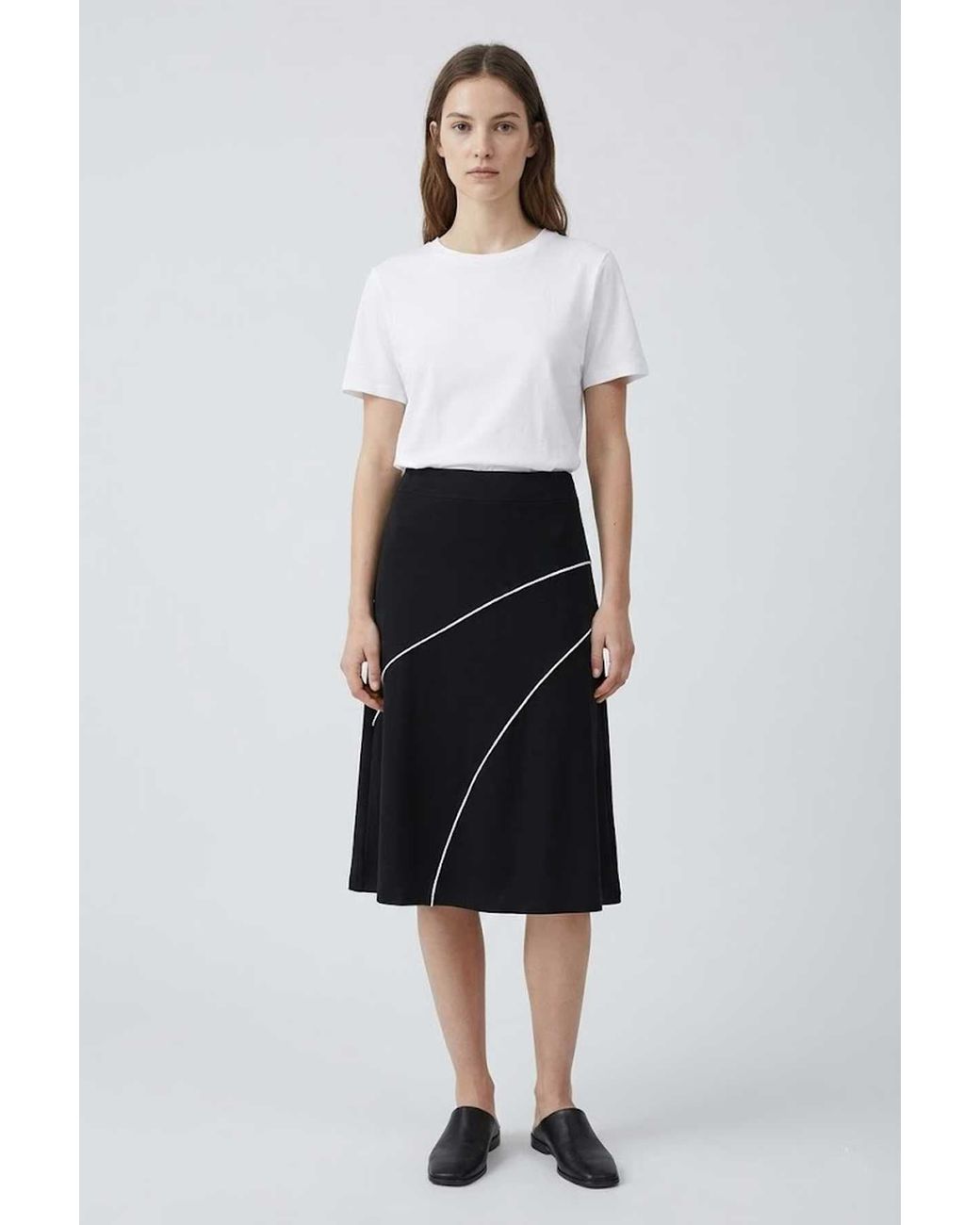 Conquista Black Classic A-Line Skirt With Contrast Piping — Modern, Versatile & Elegantly Minimalist