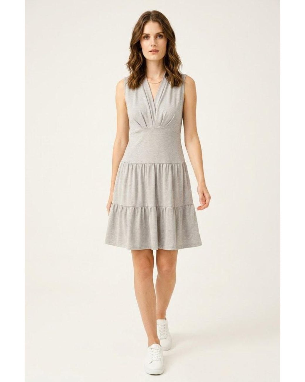 Conquista Gray Sculpted Waist Tiered Dress