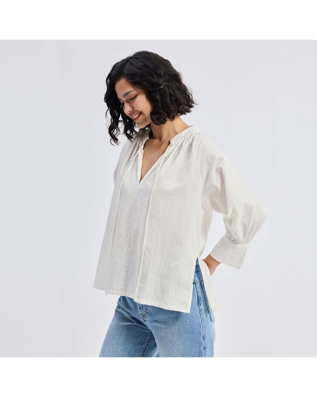 REISTOR White Relaxed Fit Top With Front-Tie