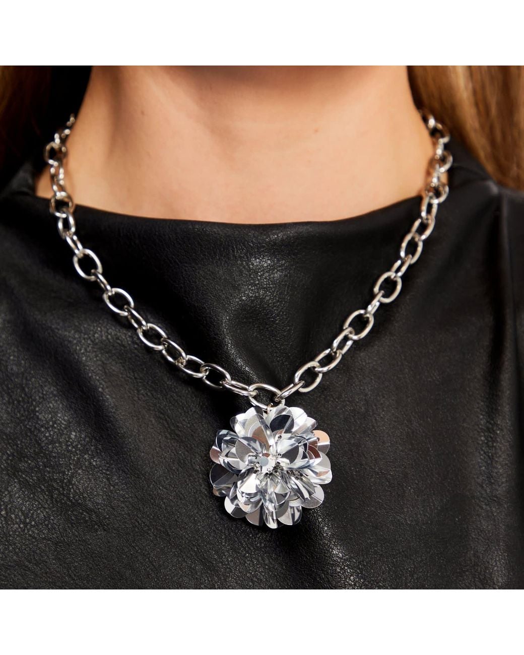 PINAR OZEVLAT Metallic Chunky Chain Blossom Necklace