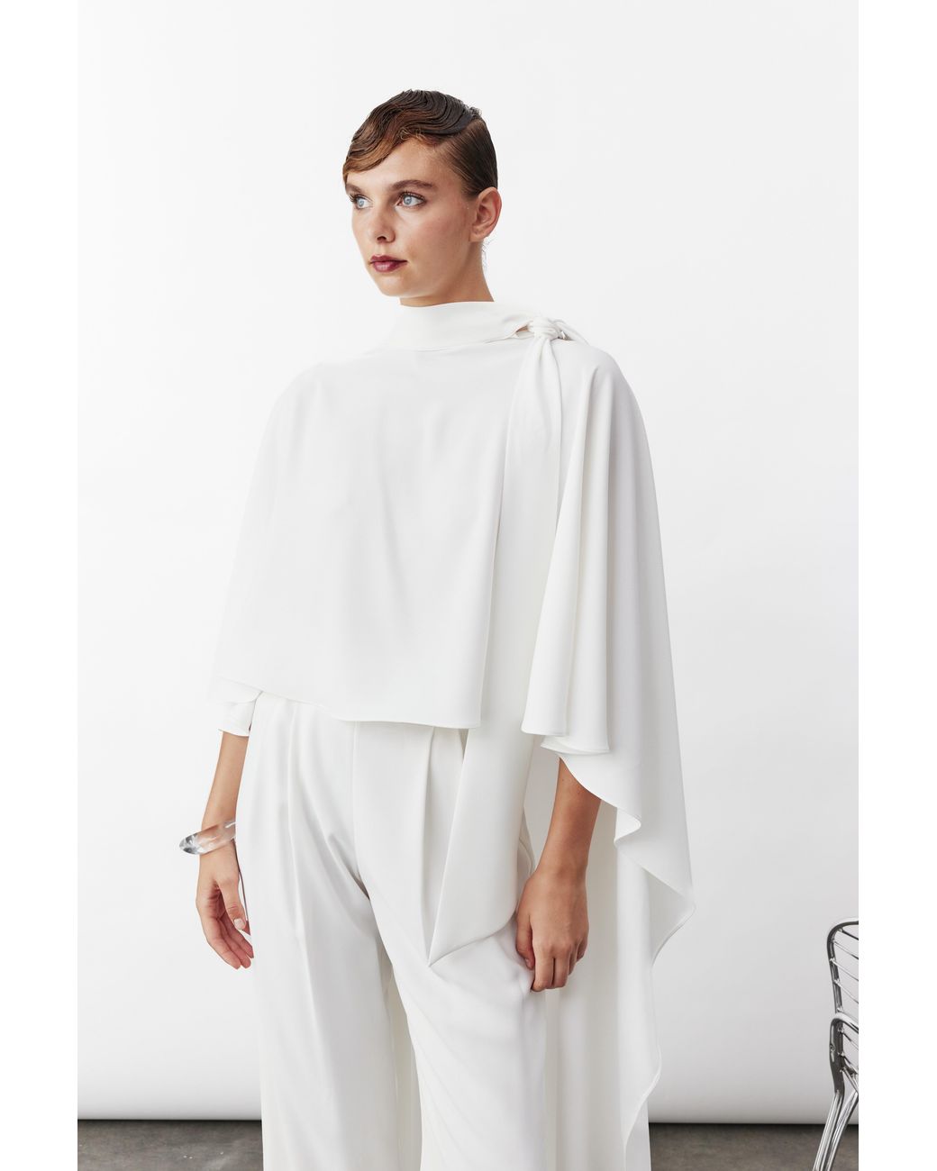 NAZLI CEREN White Caro Crepe Cape