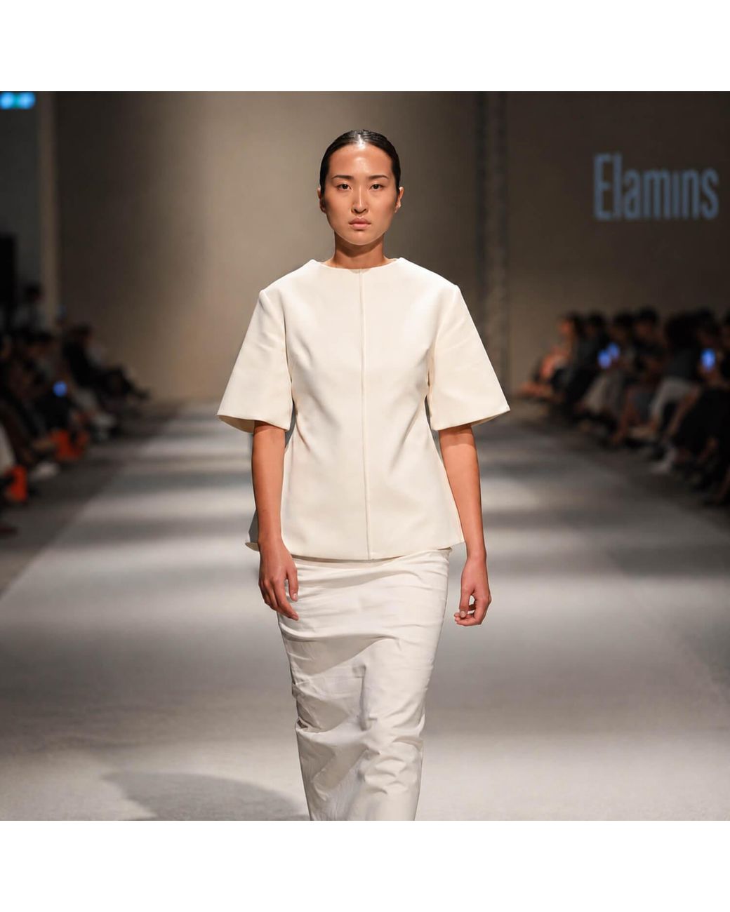Elamins White Structured Hourglass Top