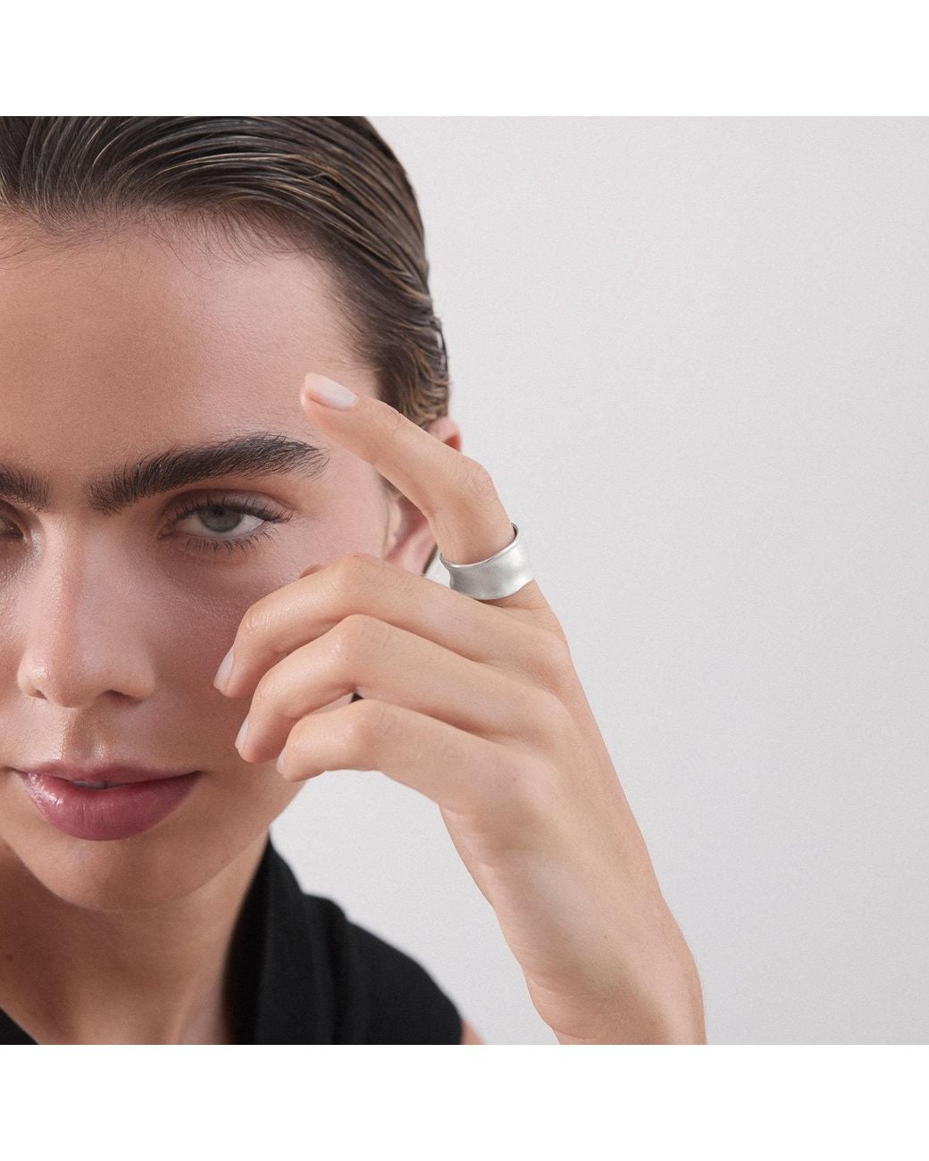 Joidart White Plated Ring Cala