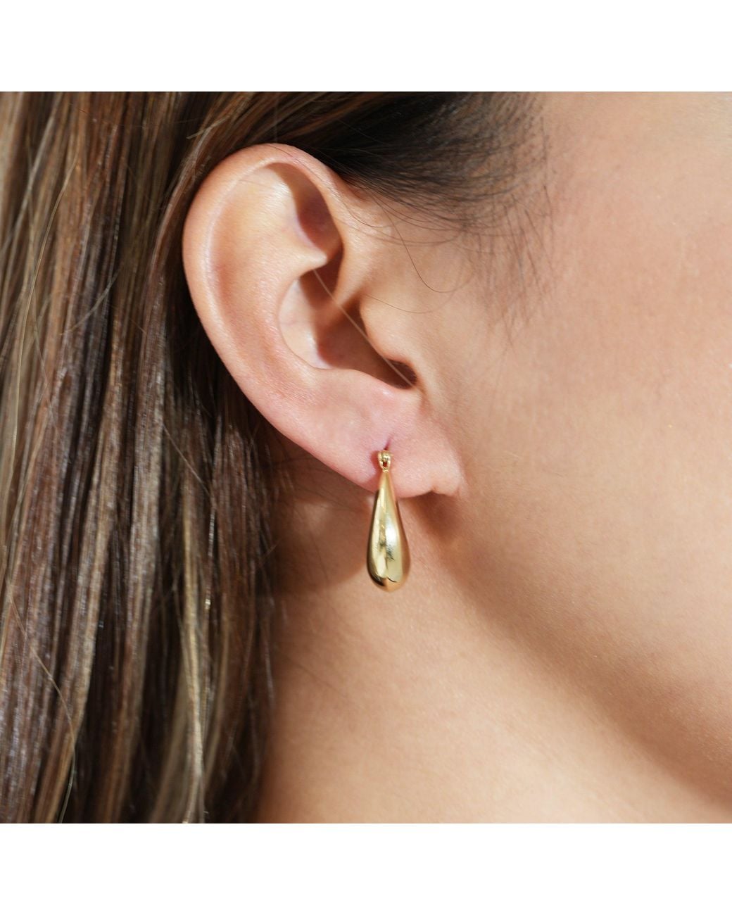 Argento Vivo Metallic The Tapered Oval Hoop
