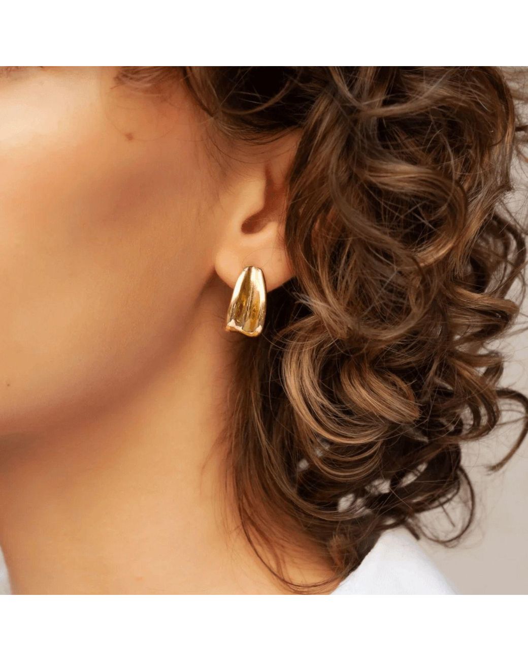 LINYA JEWELLERY Metallic Amorphous Hoop Earrings