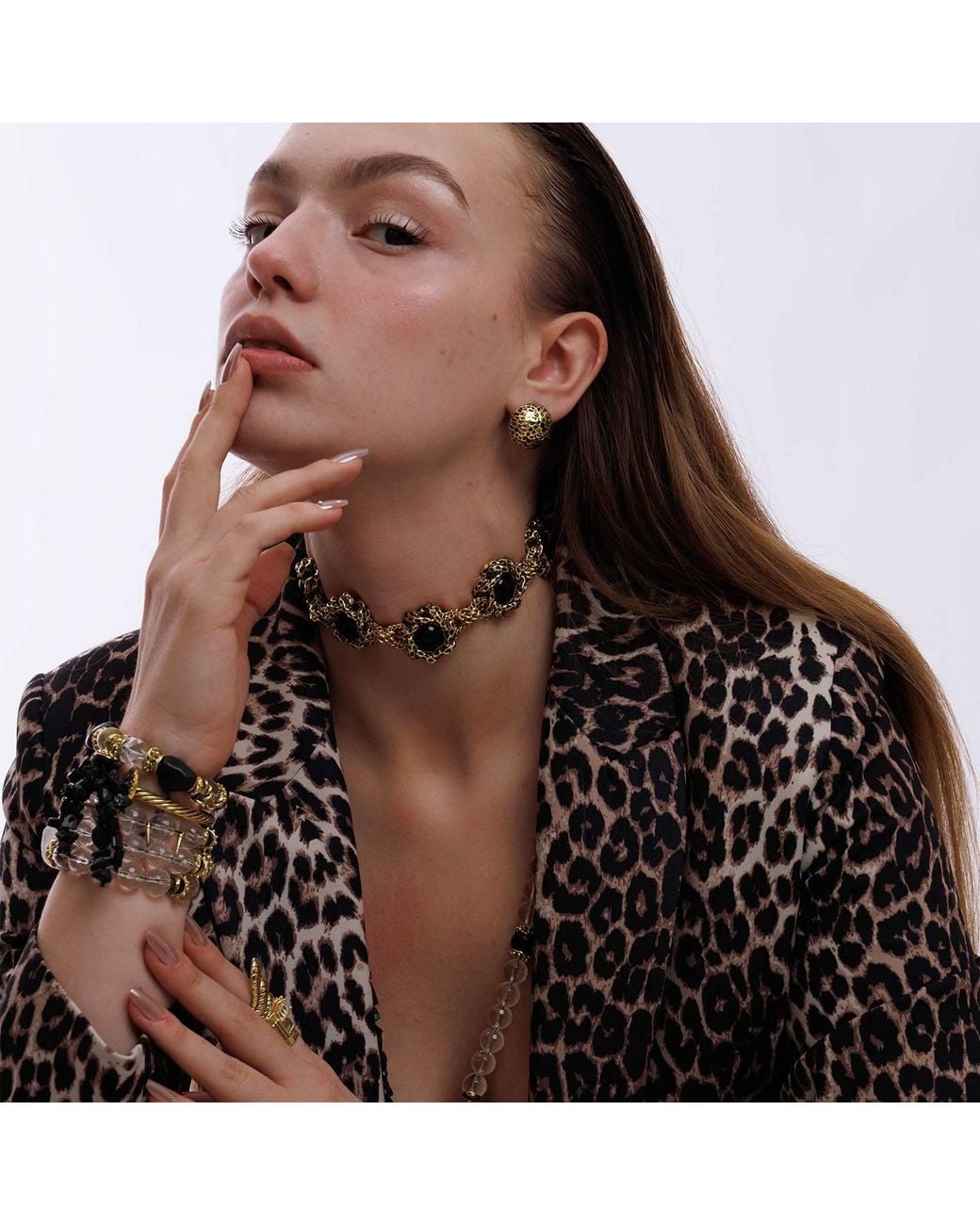 Bayemeyc Metallic Ravora Choker Necklace