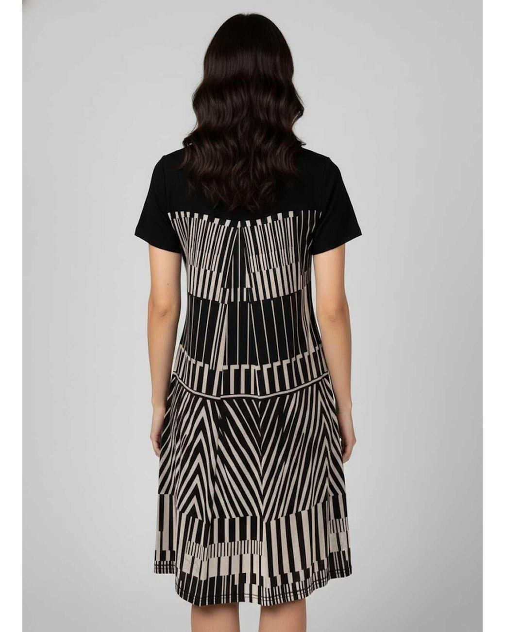 Conquista Black Short-Sleeve A-Line Dress With Geometric Print