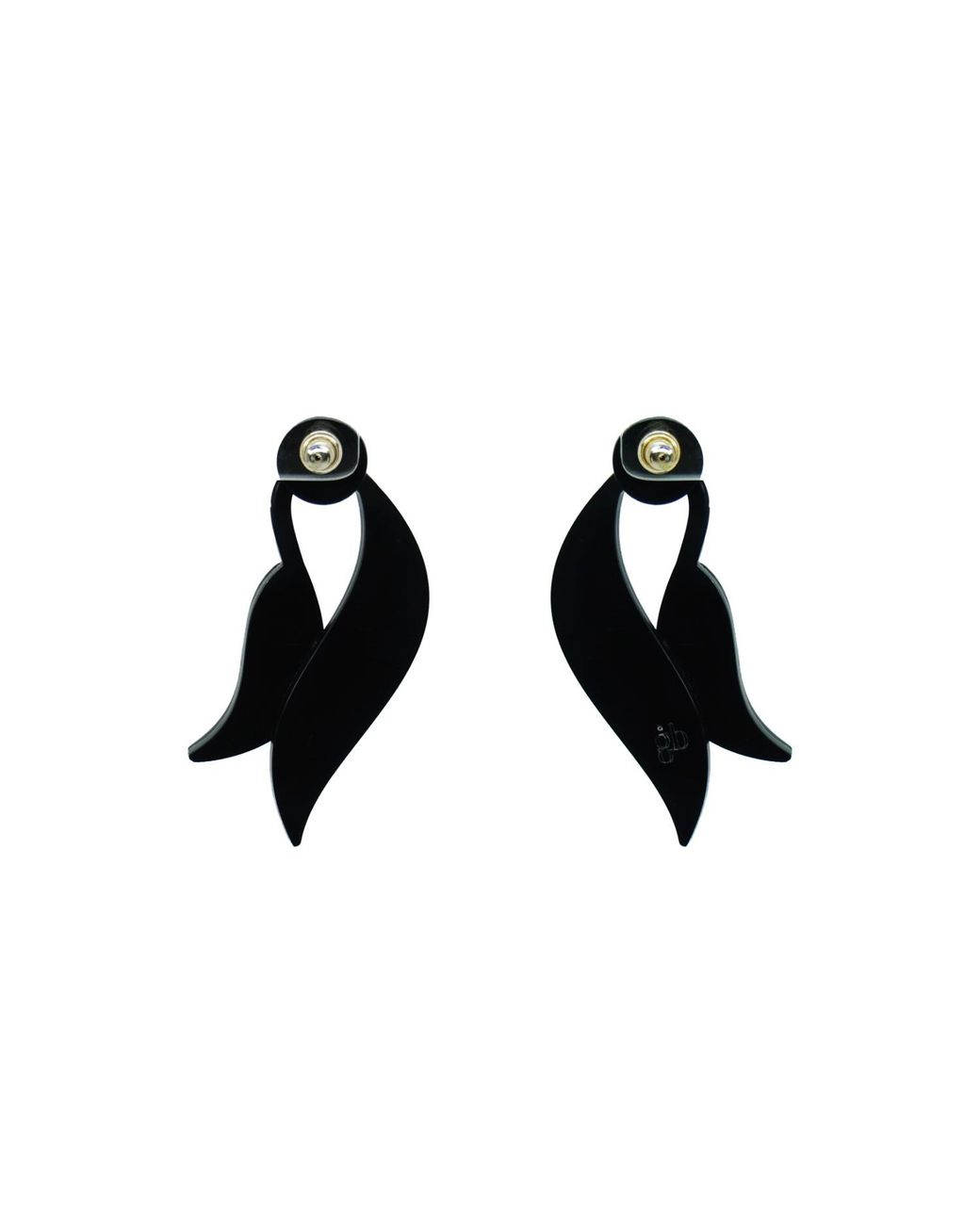 Gissa Bicalho Black Acrylic Handmade Earring Leaf Deco