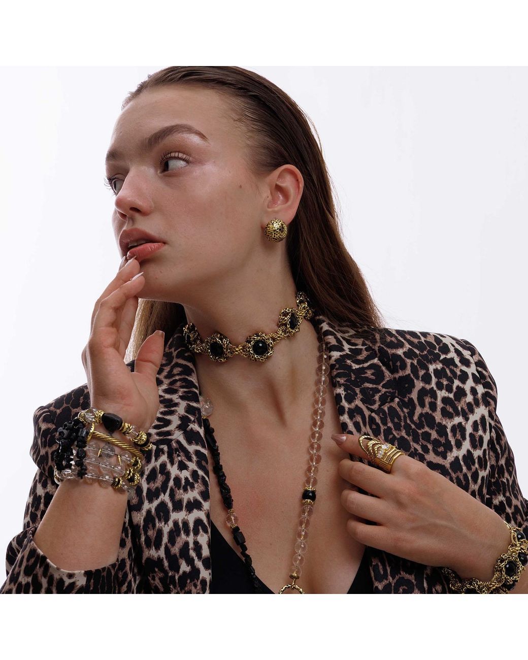 Bayemeyc Metallic Ravora Choker Necklace