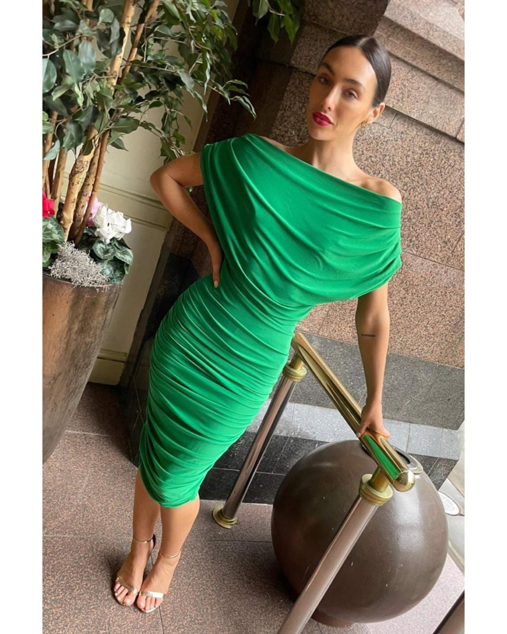 Atom Label Green Oxygen Dress