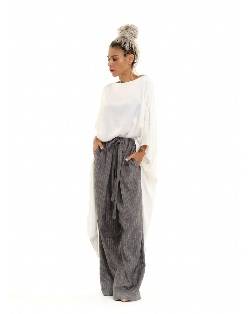 Clothes by Locker Room White Off-The-Shoulder Maxi Tunic