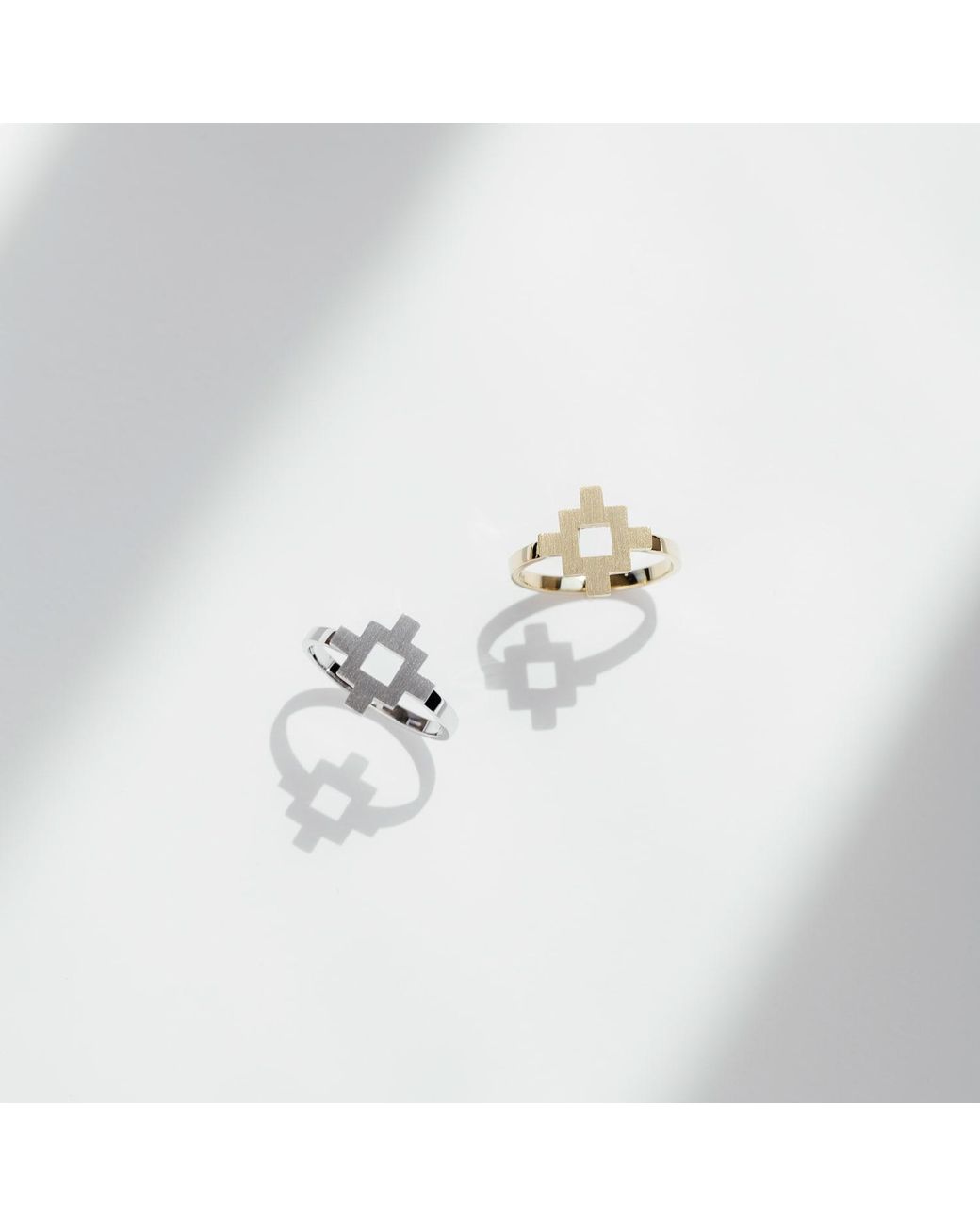 Sheida Farrokhi Metallic Minimal Flower Ring
