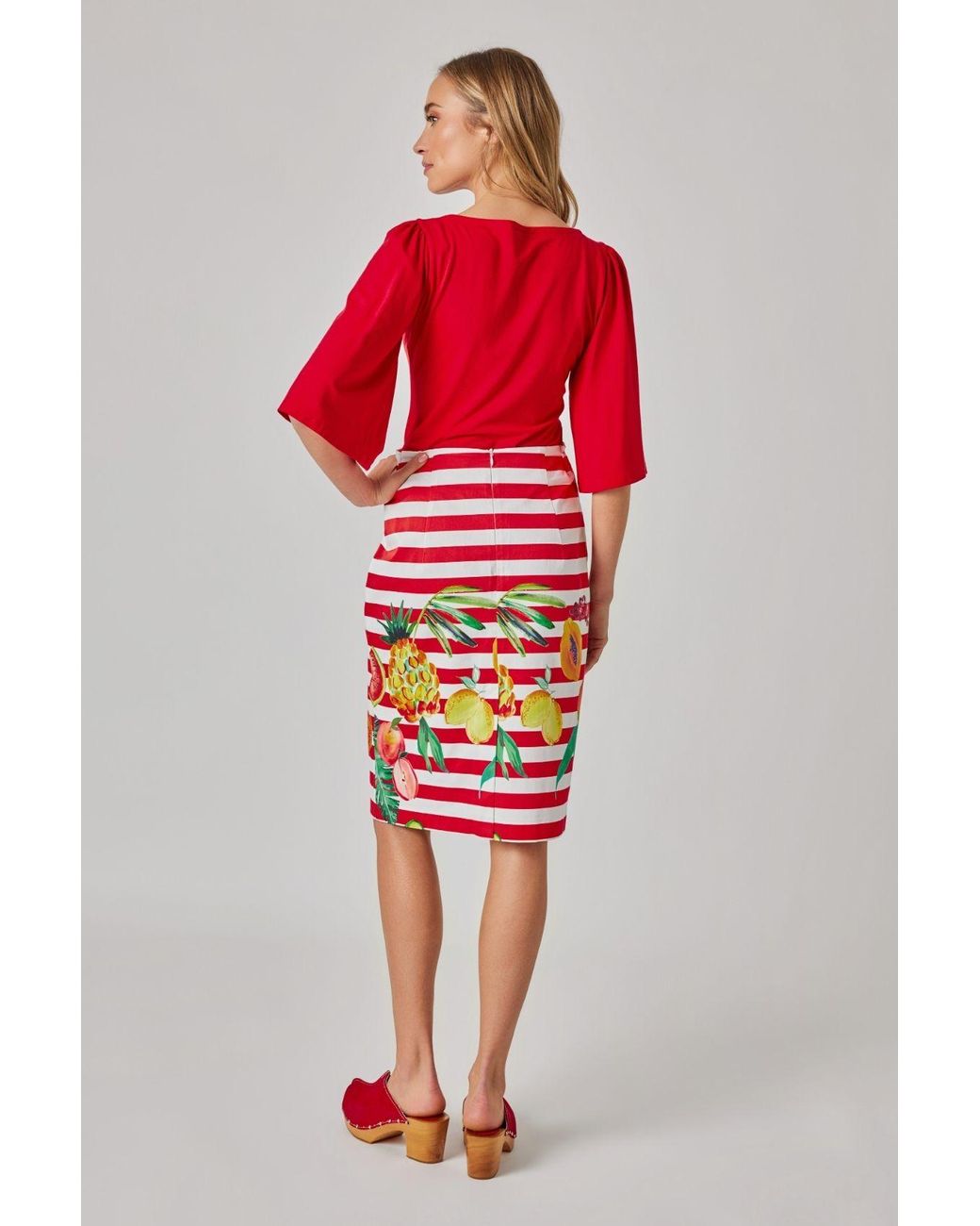 Marianna Déri Red Pencil Skirt With Tropical Print