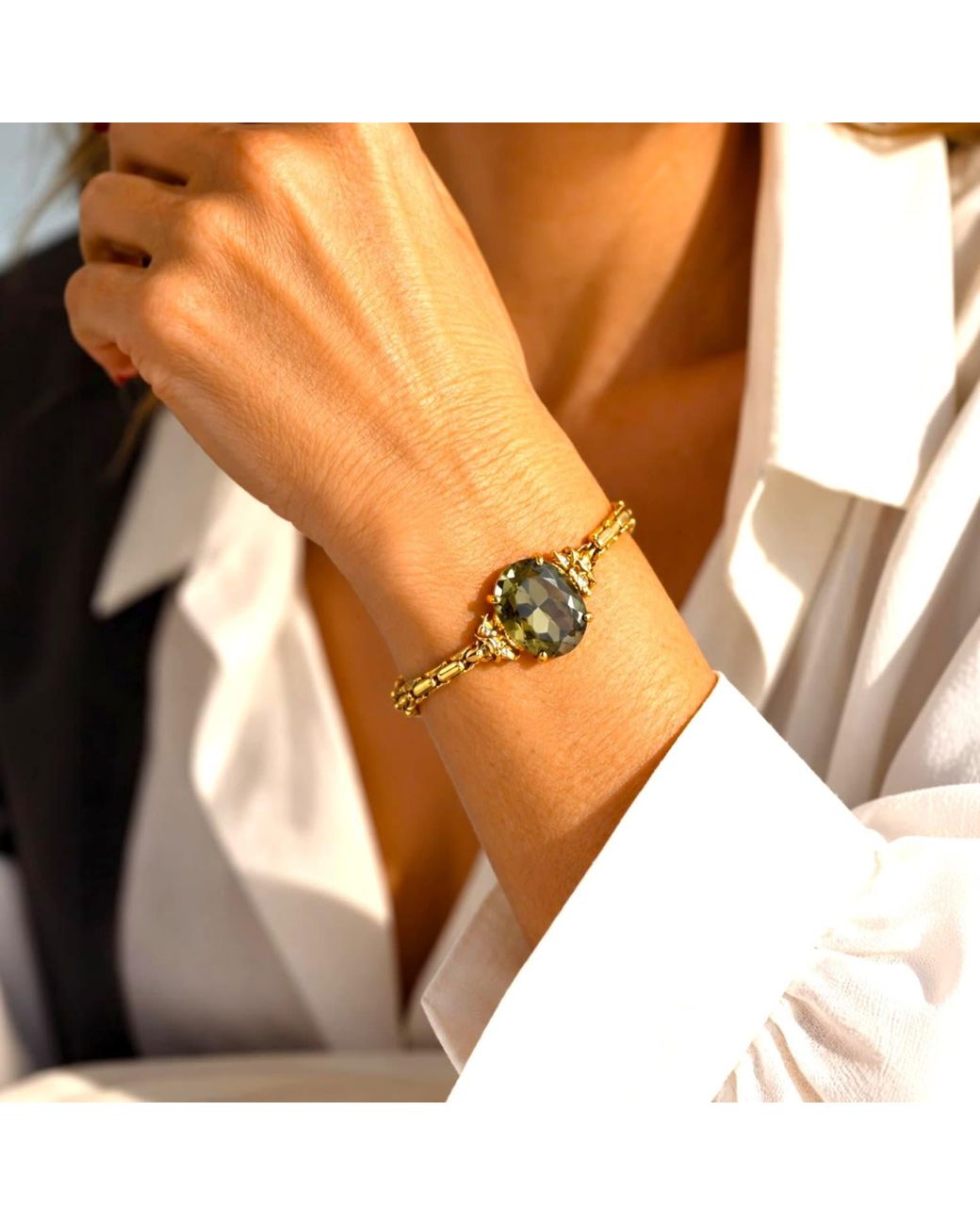 Vstyle Metallic Crystal Handcrafted Bracelet