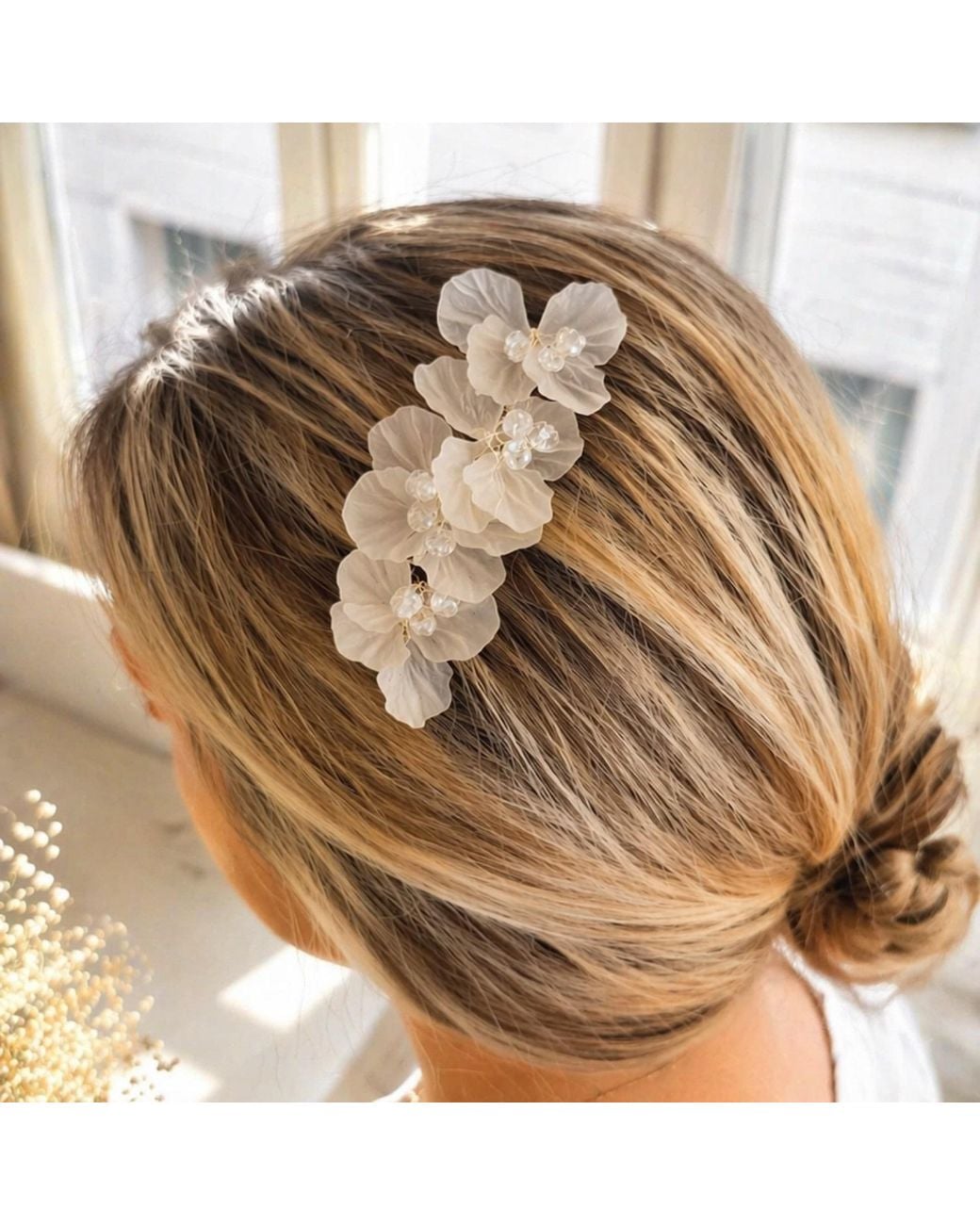 Nuvv Collection White Bride-Mother Of Pearl Hair Comb