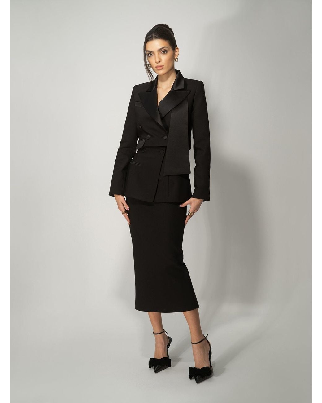 Tia Dorraine Black Très Chic Two-Part Blazer
