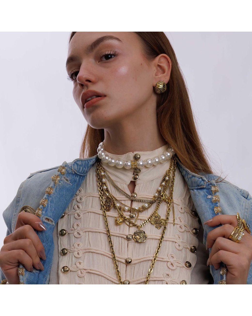Bayemeyc Metallic Ornea Charm Necklace