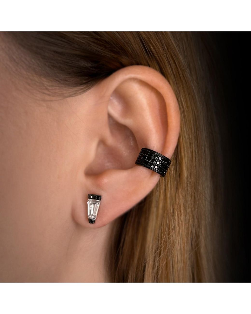 SALLY SKOUFIS Black Destiny Ear Cuff With Made Cz Diamond Stimulant