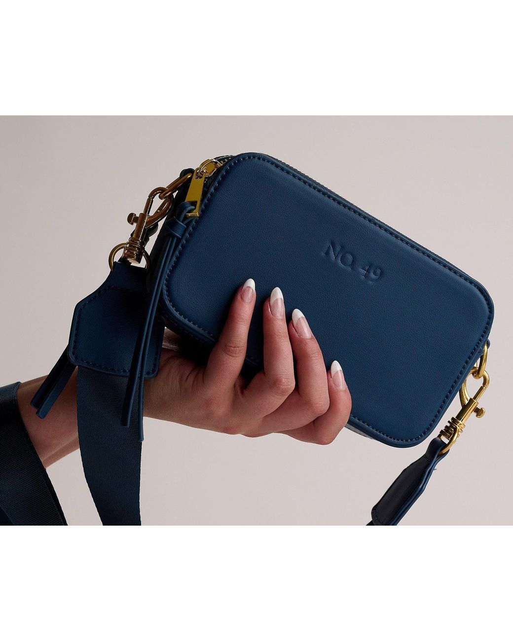 No.49 Handbags Blue Kiki Dark Camera Bag