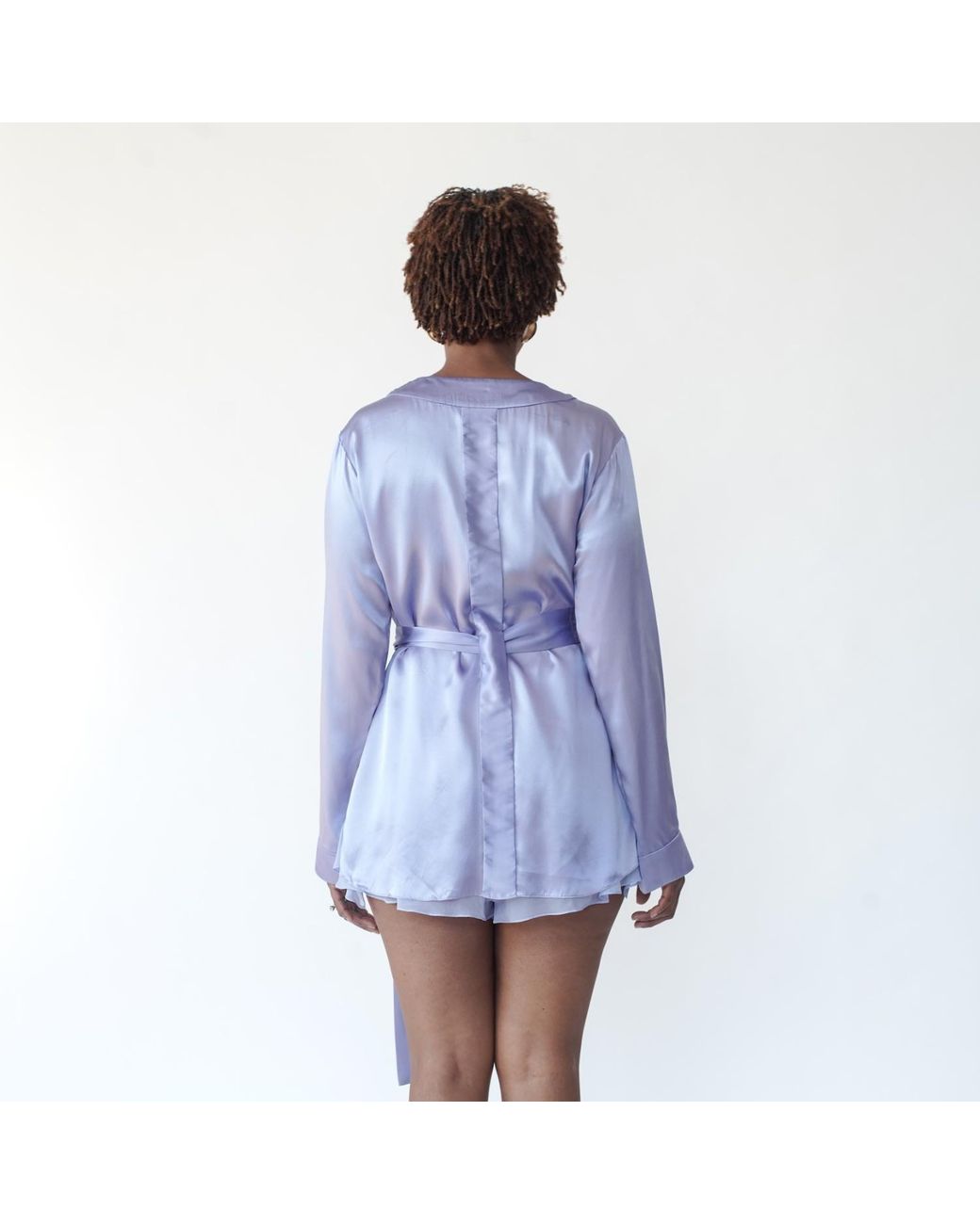 Je Mérite (I Deserve) Blue Lola Silk Short Robe