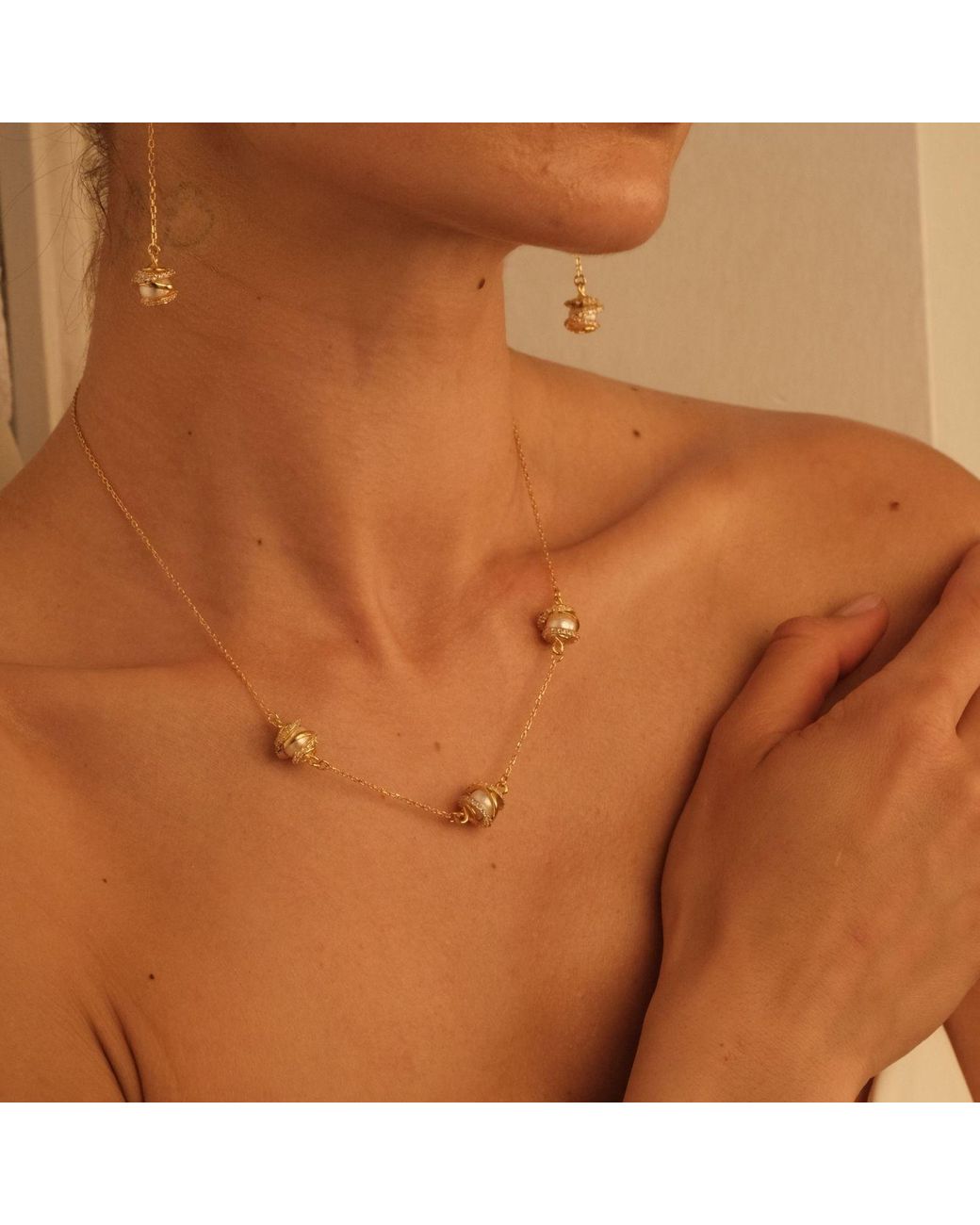 LINYA JEWELLERY Metallic Amour Triple Pearl Cage Chain Necklace