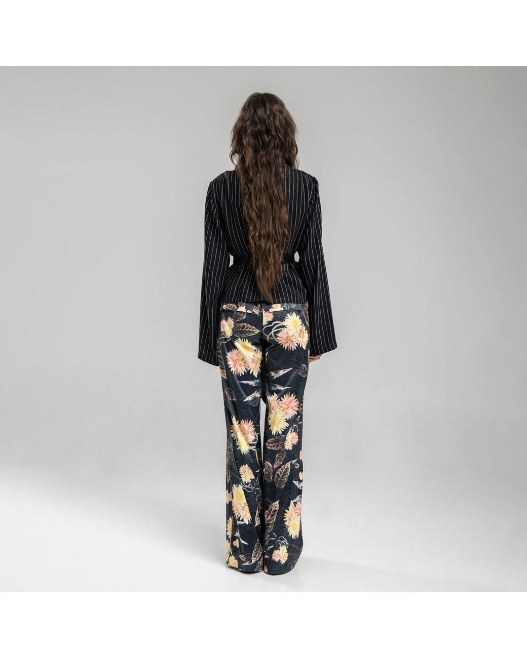ARTISTA Black Viscose Asymmetric Floral Printed Kimono Blouse