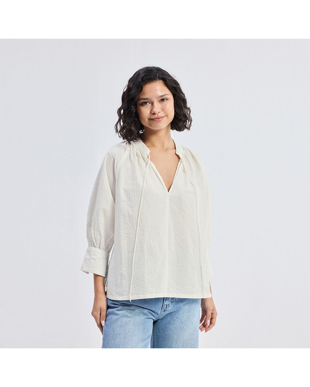 REISTOR White Relaxed Fit Top With Front-Tie