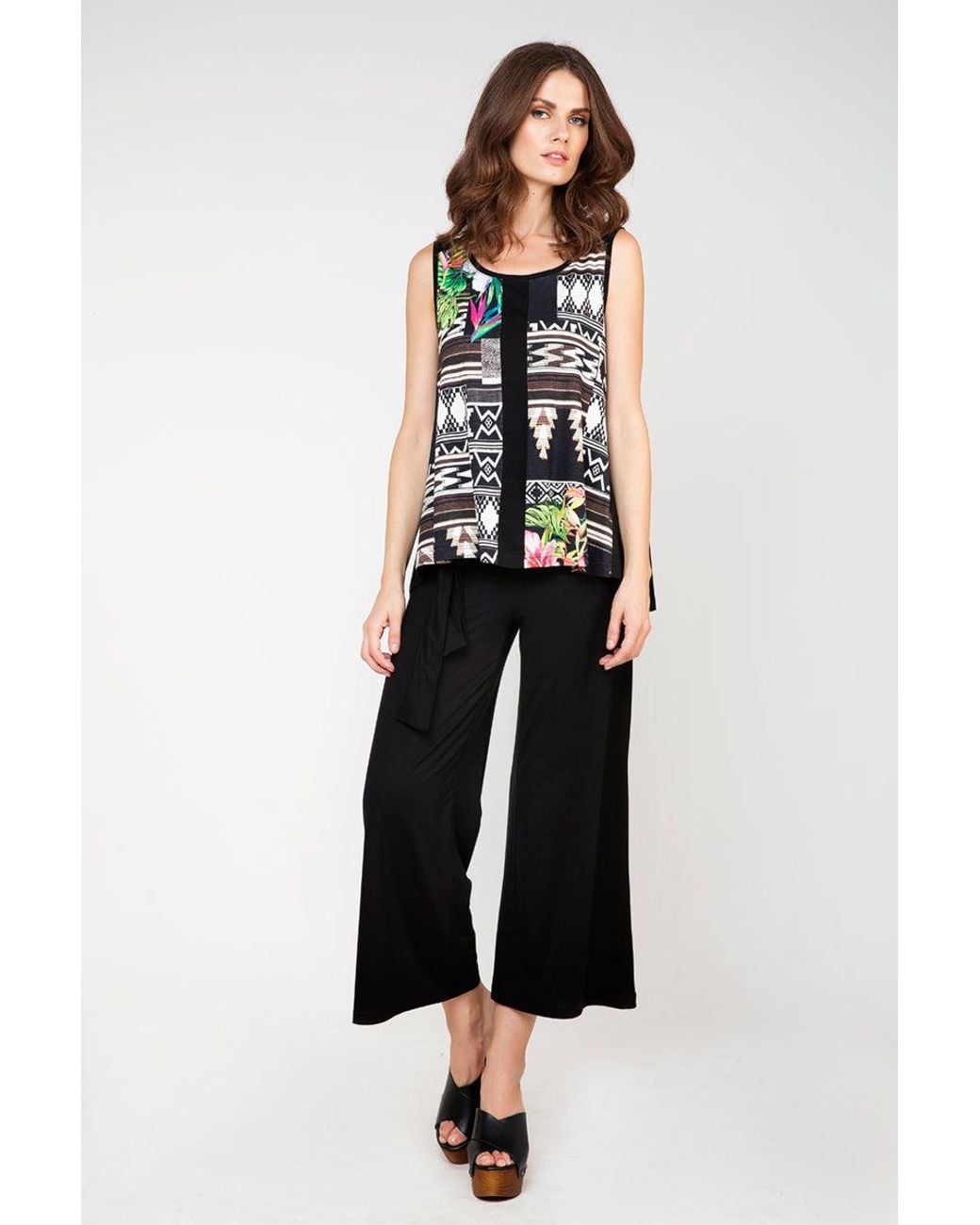 Conquista Black Culottes