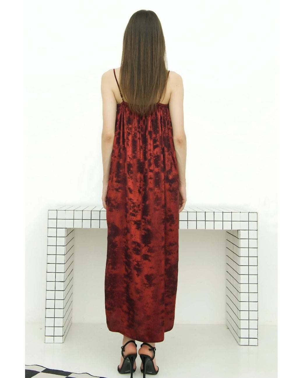 DHARA SHETH DUBAI Red Shadow Of Sequin Shimmer Spaghetti Strap Maxi Party Dress