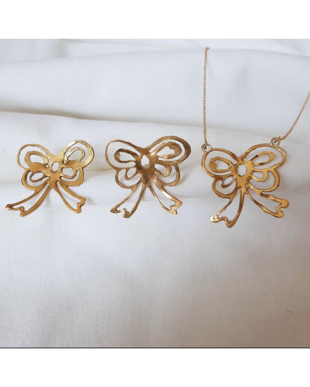 Lily Flo Jewellery Metallic Large Bow Necklace