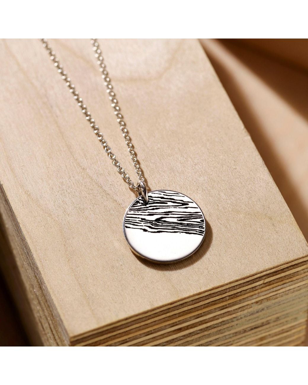 Posh Totty Designs Metallic Sterling Engraved Wood Grain Disc Necklace for men