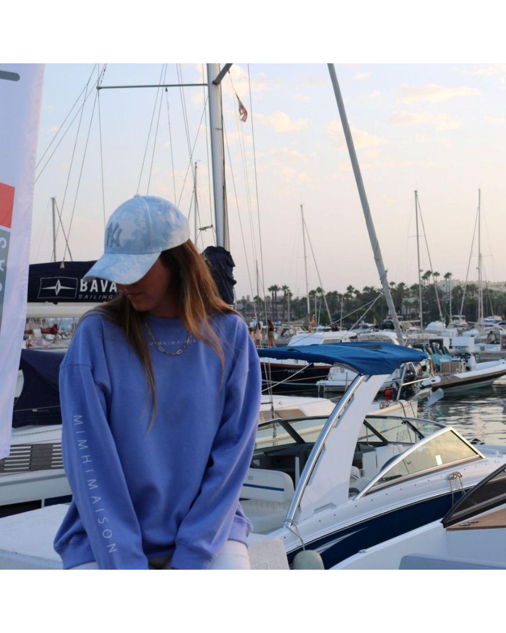 Mimhi Maison Blue Elle Crewneck Sweatshirt –