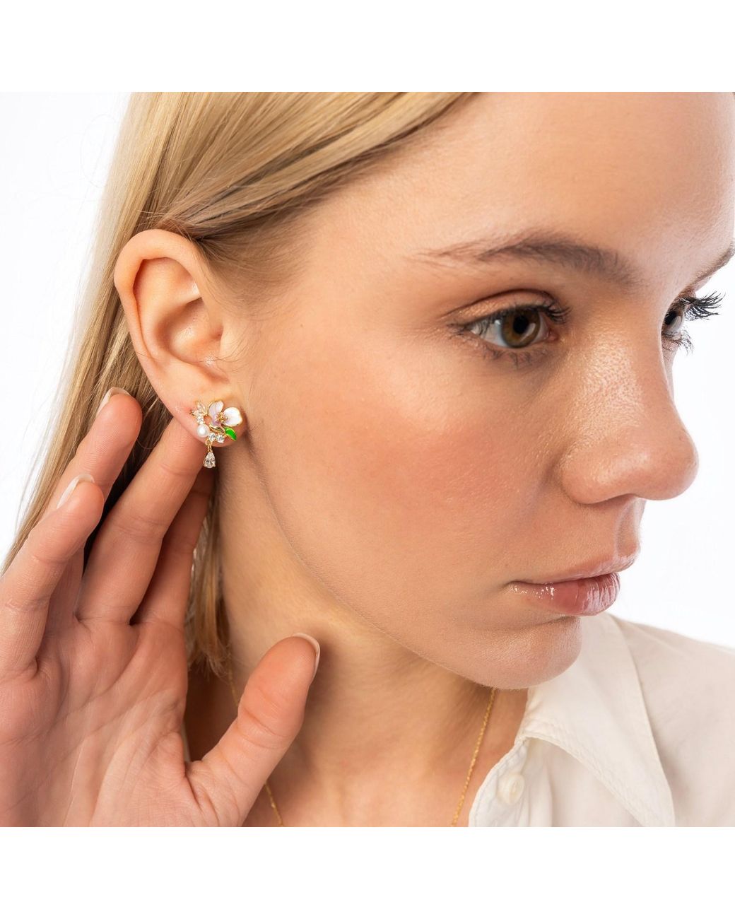 Spero London White Pansy Floral Earring