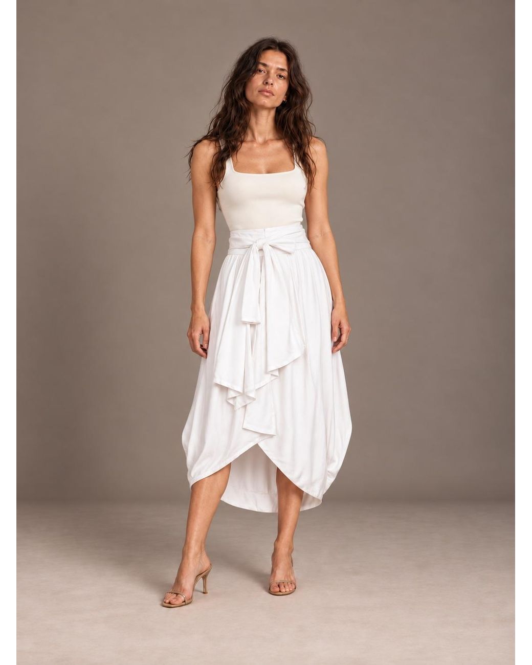 Carolina Benoit White Cocoon Bamboo Bow Skirt –
