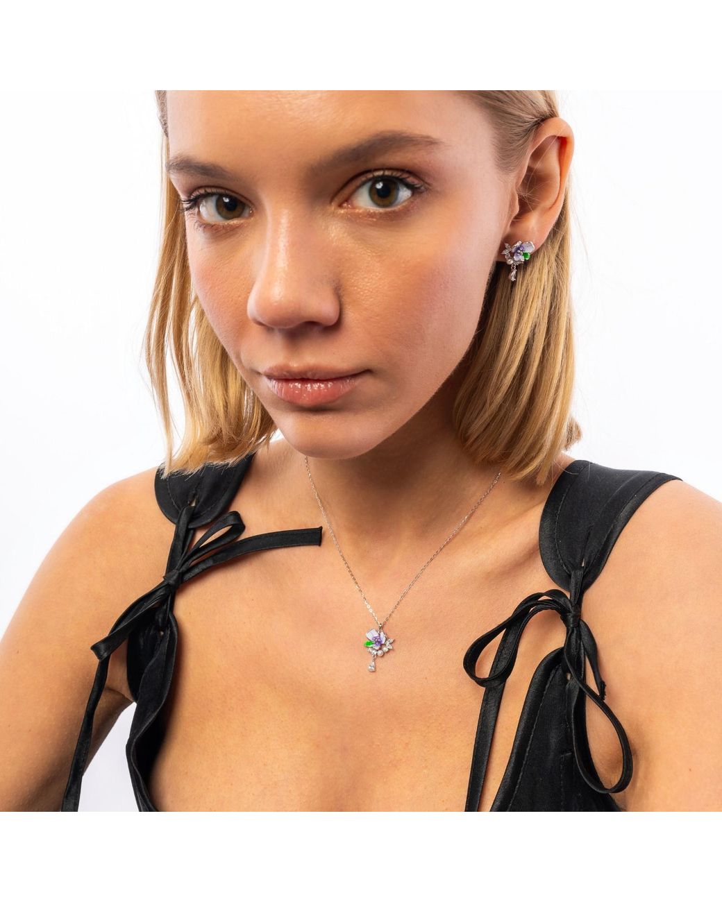 Spero London White Pansy Floral Earring