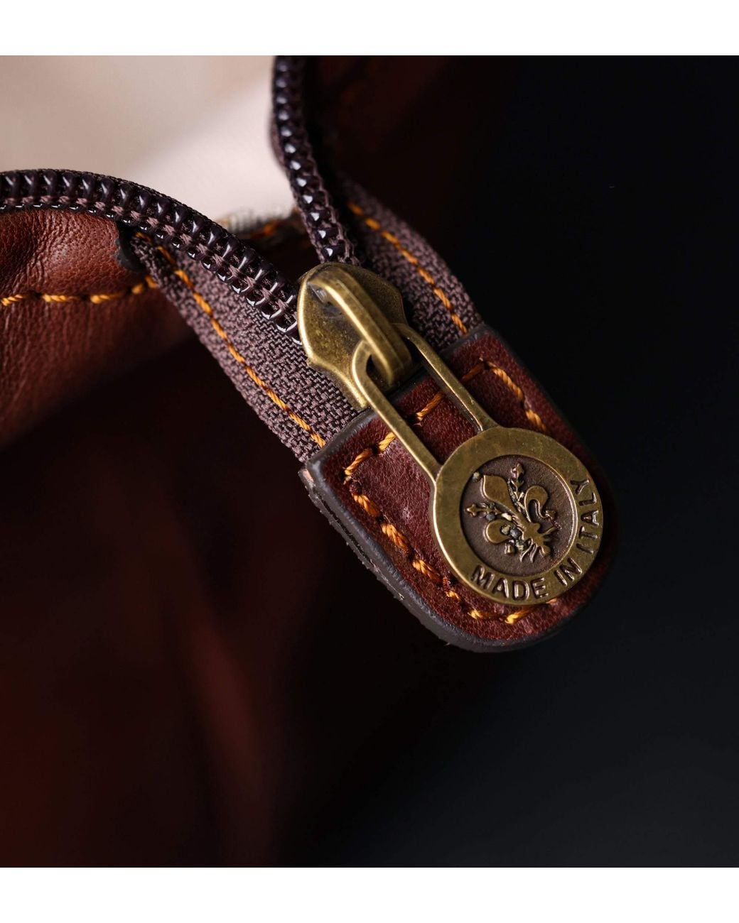 Time Resistance Brown Leather Toiletry Bag For